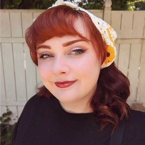 Meet your Posher, Cassandra